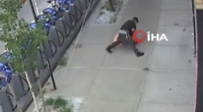 New York'ta sokak ortasında tecavüz girişimi