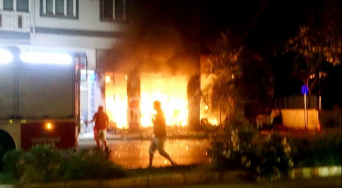 Bursa'da korku dolu dakikalar! Alevlerin arasından böyle kurtuldular...