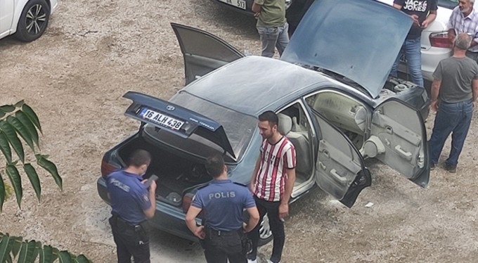 Satın alacağı araç noterdeyken alev aldı