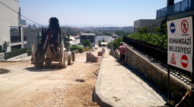 Osmangazi'de cadde ve sokaklar yenileniyor
