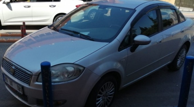 Otomobilin el frenini çekmeyi unuttu, faciadan döndüldü