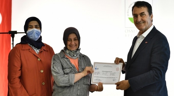 Halıcılık kursiyerleri sertifikalarına kavuştu