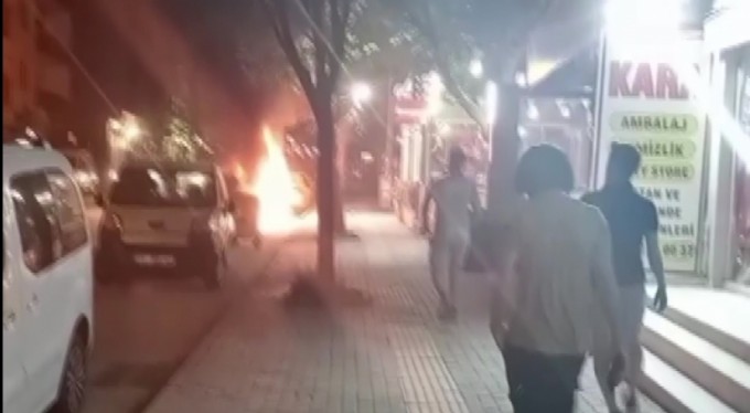 Bursa'da elektrikli bisiklet seyir halindeyken alev topuna döndü, sürücü canını zor kurtardı