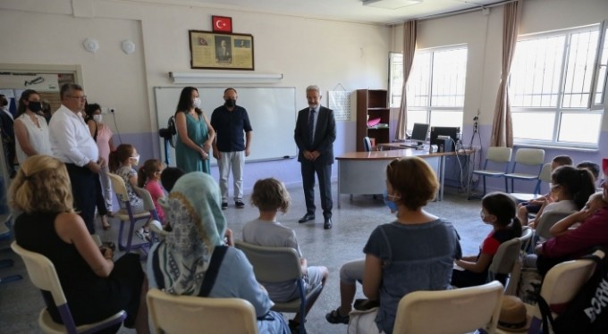 Başkan Erdem, çocukların eğlencesine ortak oldu