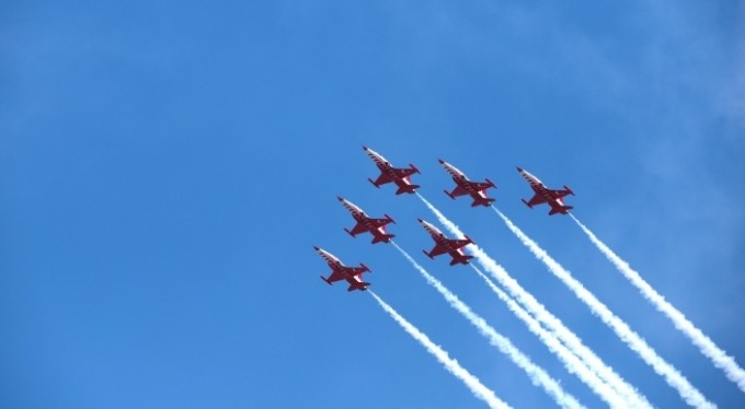 Türk Yıldızları Osmanlının ilk başşehrinde uçtu