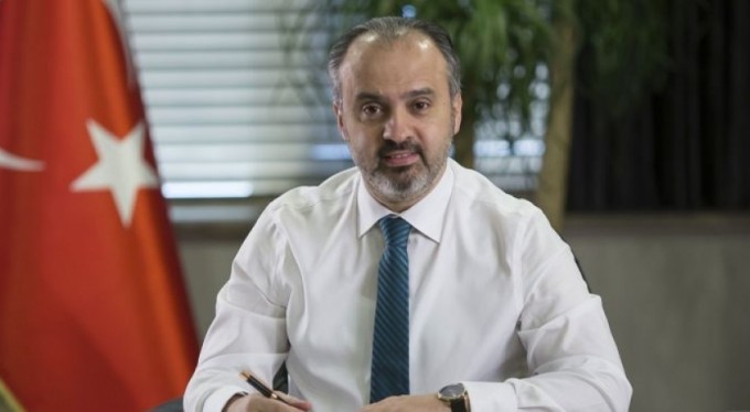 Başkan Aktaş'tan gözü yaşlı kadına yardım eli