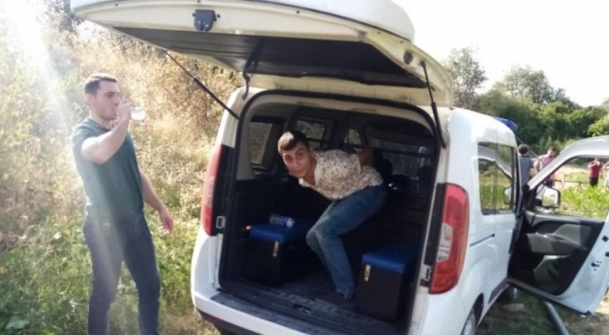 Çalıntı araçla şehir turu tarlada bitti