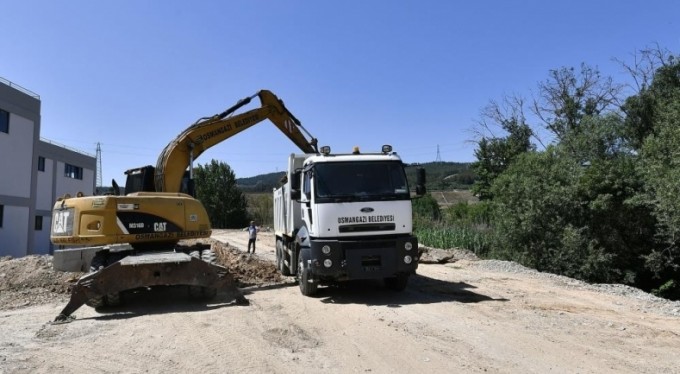 Osmangazi'de yol yatırımları hız kesmiyor