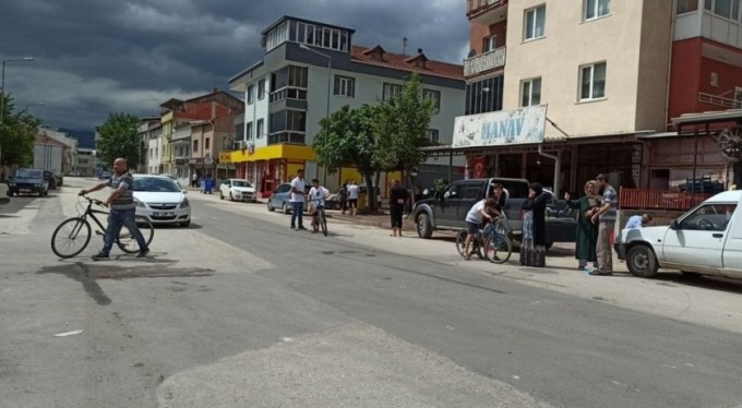 Bisikletiyle yola çıktı ölümden döndü