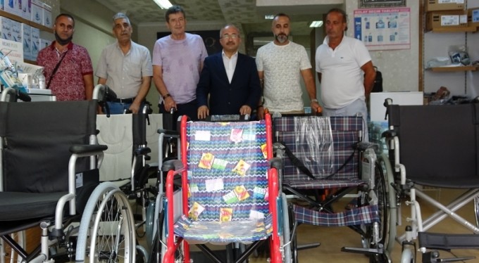 Fransa'dan geldi onlarca engelli çocuğu sevindirdi