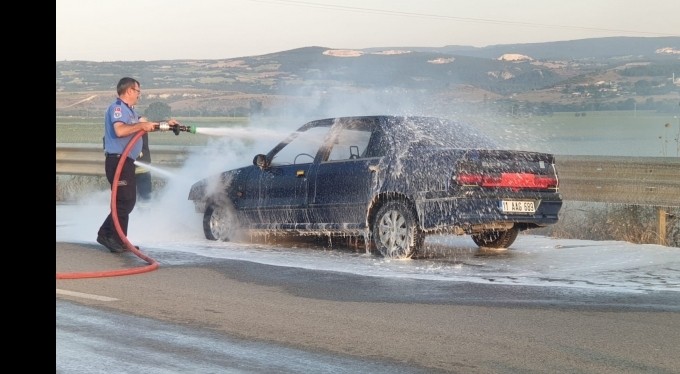 Tamirden çıkan otomobil alev alev yandı