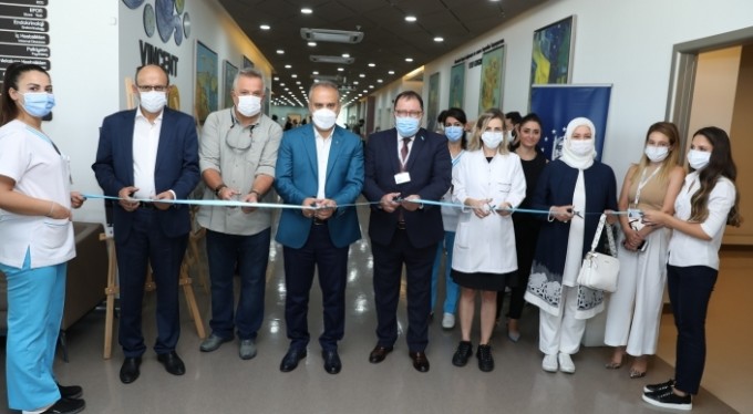 'Pandemide Bursa' sergisi hastaneleri geziyor