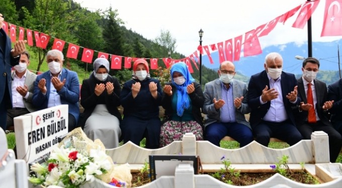 Eren Bülbül mezarı başında anıldı