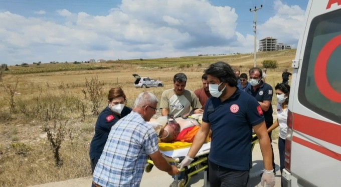 Otomobil şarampole yuvarlandı: 1 ölü, 1 yaralı