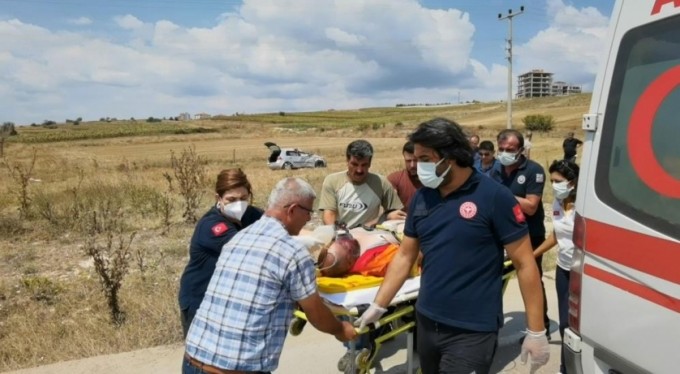 Otomobil şarampole yuvarlandı: 1 ölü, 1 yaralı