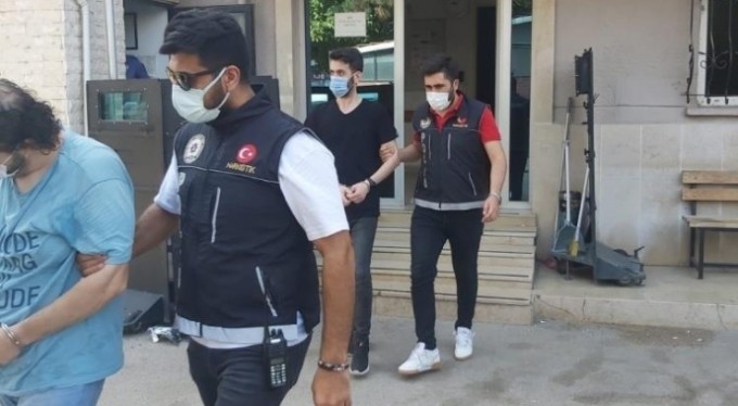 Uyuşturucu satıcılarına şok baskın