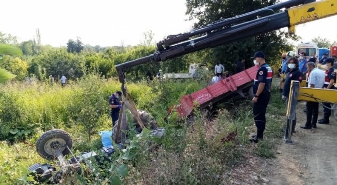 17 yaşında genç traktörün altında can verdi