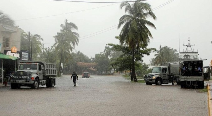 Meksika'yı vuran Nora Kasırgası'nda bir çocuk hayatını kaybetti
