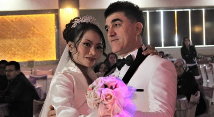 Bursa'ya 7 bin kilometre uzaktan gelin geldi