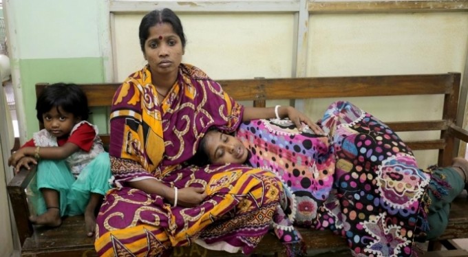 Hindistan'da gizemli yüksek ateşten 50 kişi öldü