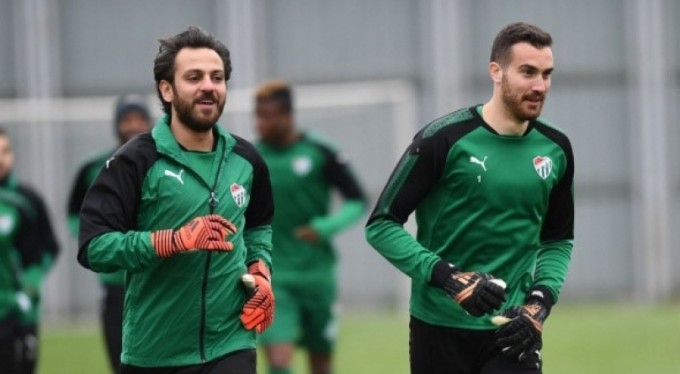 Ünlü oyuncu futbola geri döndü!