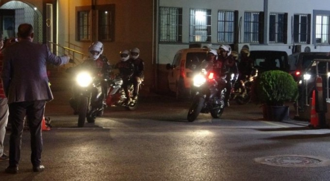 Bursa'da 300 polisin katılımıyla huzur operasyonu
