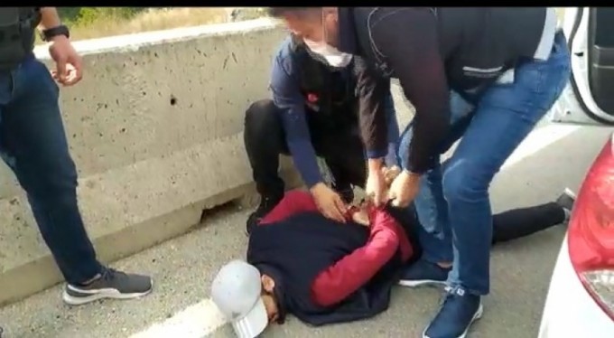 Bursa'da 100 bin genci zehirleyeceklerdi nefes kesen takiple yakalandılar