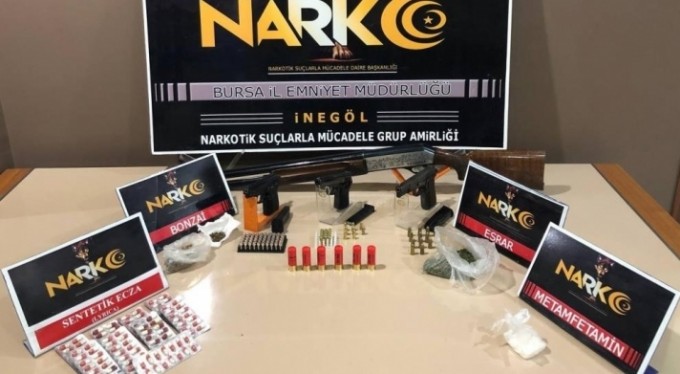 Bursa'da 120 polisle uyuşturucu operasyonu saniye saniye kamerada