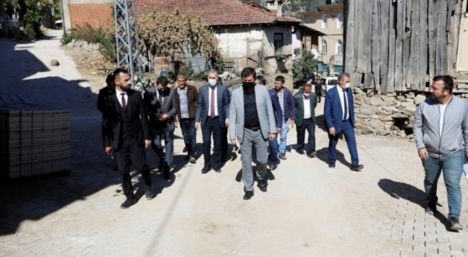 Kıran Mahallesinde yollar yenileniyor