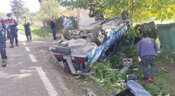 Hurdaya dönen aracının başında gözyaşı döktü