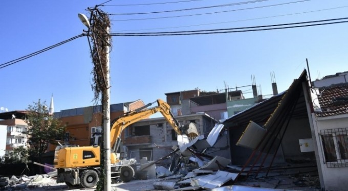 Elektrik direkli kaçak işyeri herkesi şaşırttı