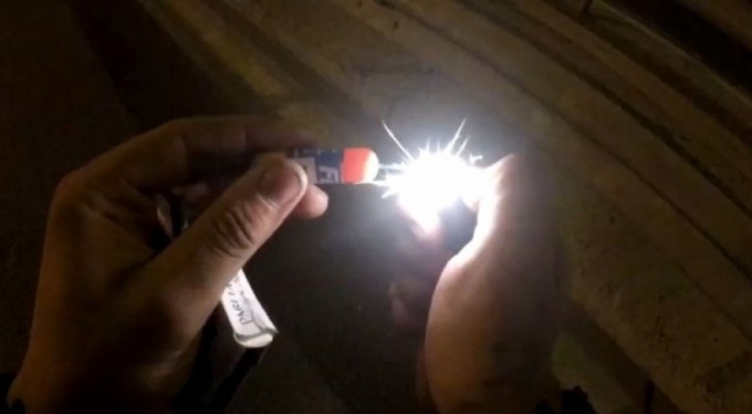 Bursa'da markete torpil atan çocuk yangın çıkarttı