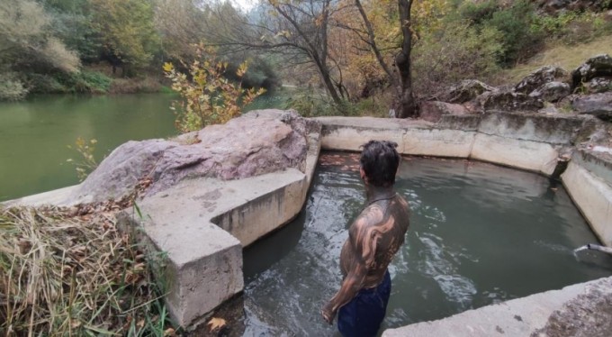 Çamurda güzellik banyosu