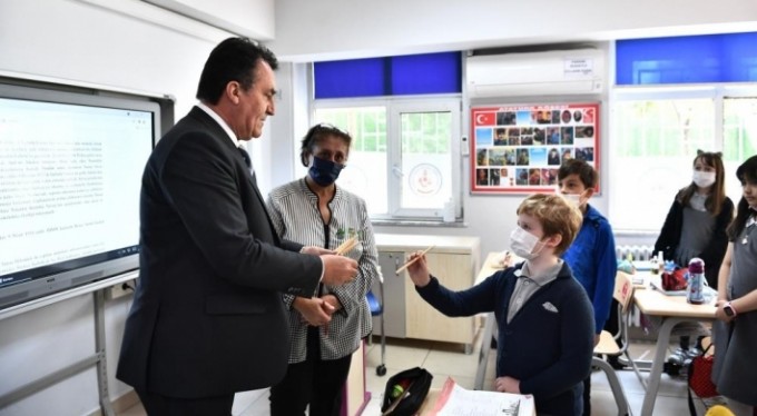 Başkan Dündar ilkokul öğrencileriyle bir araya geldi