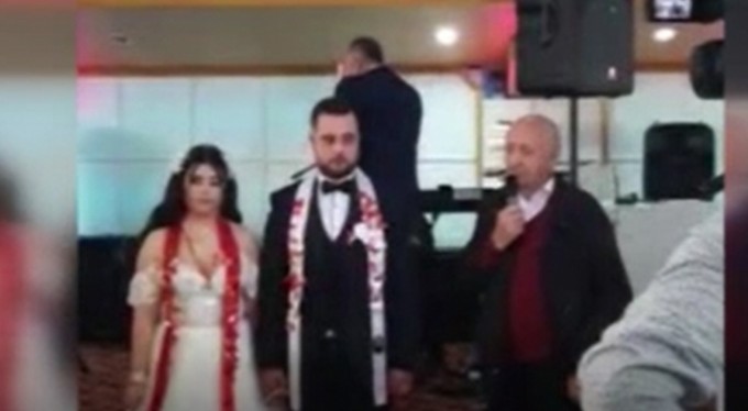 Düğünde dua ederken kalp krizi geçirip öldü