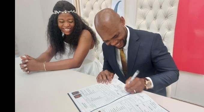 Nikah memuru Nijer damada sandalyede "evet" dedirtti