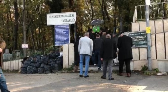 Freni boşalan minibüsün çarptığı kadın son yolculuğuna uğurlandı