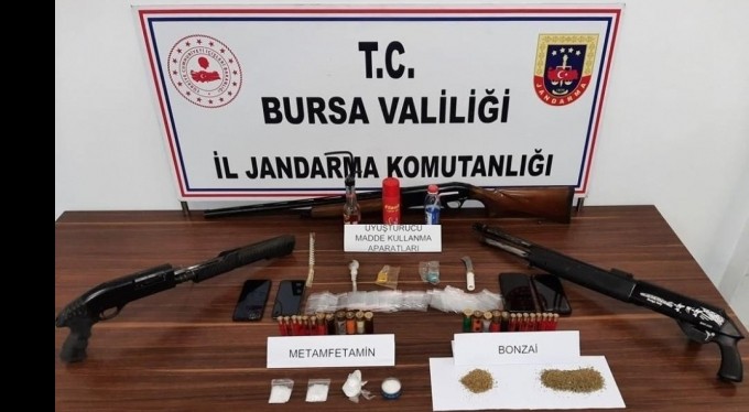 Jandarmadan zehir tacirlerine darbe