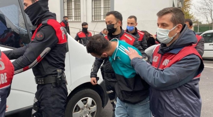 Bebek kamerasına yakalanan silahlı hırsızlık çetesi adliyeye sevk edildi