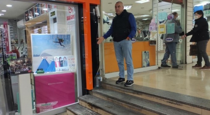 Onlarca dükkanın bulunduğu çarşıda ateş yaktılar, faciadan dönüldü