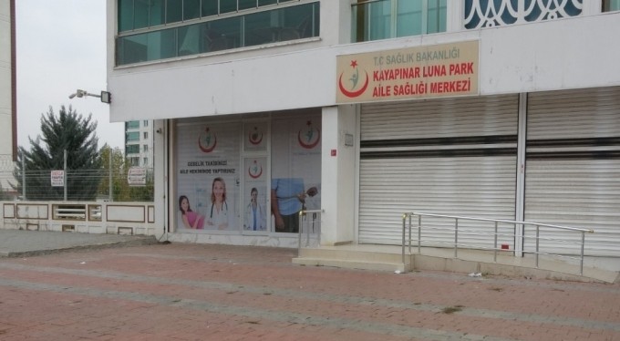 Kadına yönelik şiddet gününde, kadından doktora bıçaklı saldırı