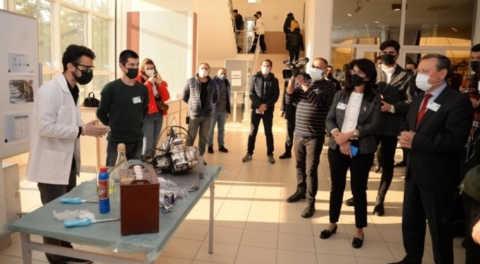 Atıkları sanat eserine dönüştürdüler