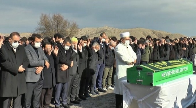 Uçak mühendisi Kesekçi gözyaşlarıyla toprağa verildi