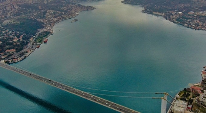 İstanbul Boğazı çift yönlü olarak trafiğe kapatıldı