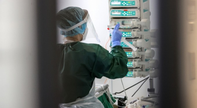 Covid-19'un Omicron mutasyonu İspanya'ya sıçradı