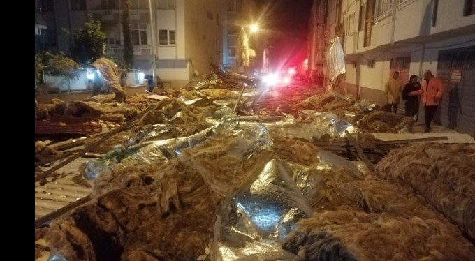 Büyükşehir'de lodos mesaisi