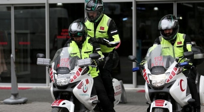 Motosikletli 112 ekipleri hayat kurtarıyor