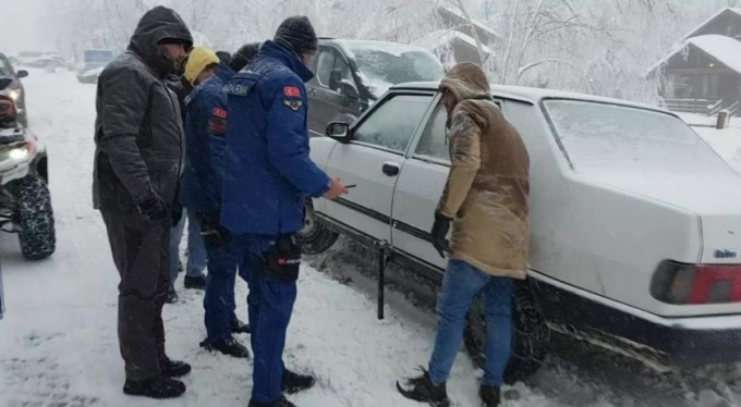 Uludağ'da hafta sonu günübirlikçi yoğunluğu