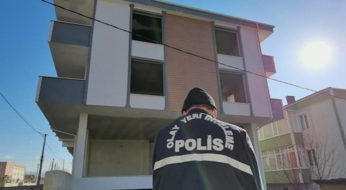 İnşaattan düşerek ağır yaralandı, yakınları acil serviste izdihama yol açtı