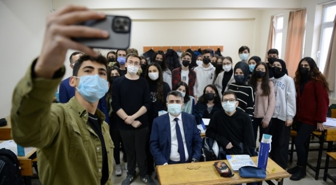 BAŞKAN YILMAZ PAZARTESİ MESAİSİNE ÖĞRENCİLERLE BAŞLIYOR